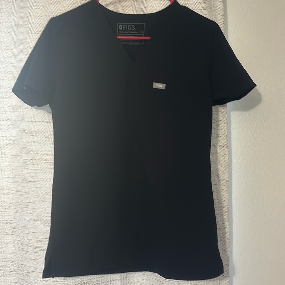 FIGS one pocket scrub top